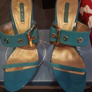 Nine West size 10. Turquoise and Gold Dreamy Heels